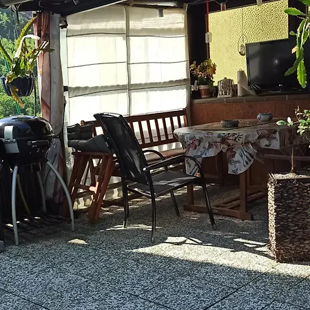 Mit Terrasse Fuer 1-4 Personen *