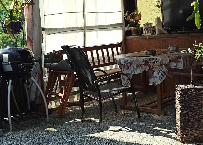 Mit Terrasse Fuer 1-4 Personen *